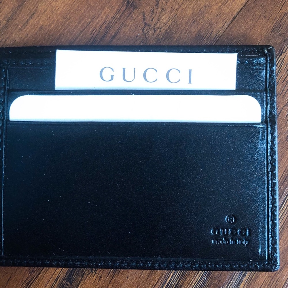 SOLD | GUCCI | FIRM Authentic Men’s Wallet - Picture 3 of 6